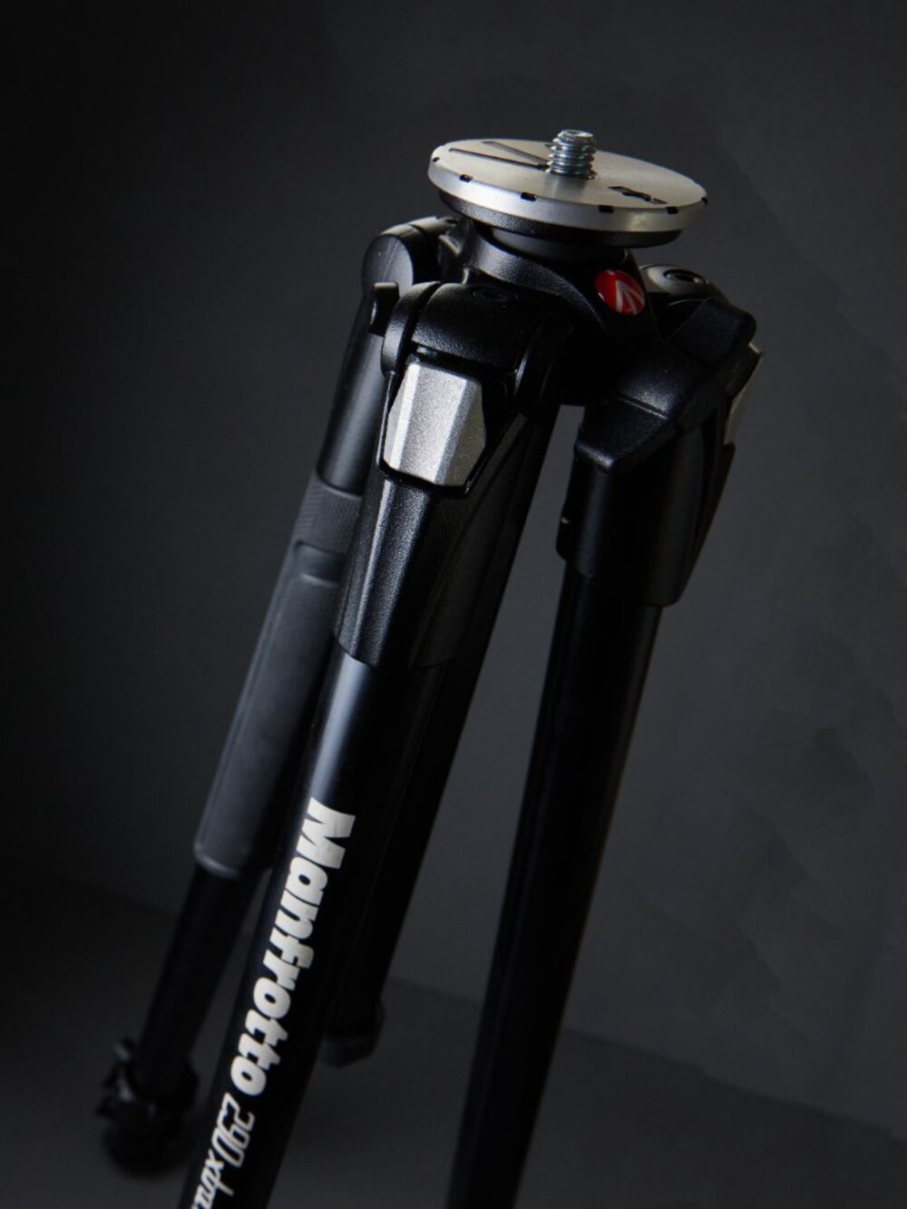 Manfrotto 290 XTRA Three-Section Aluminum Tripod Legs MT290XTA3US {LIKE NEW}